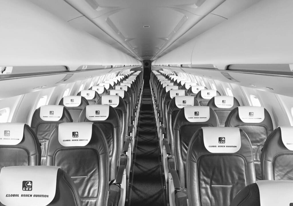 CRJ 900 cabin