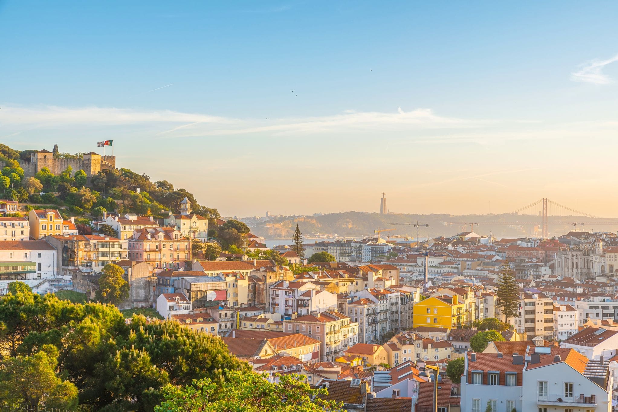 Travel to Lisbon for meetings and incentives